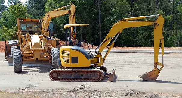 f350 tows backhoe